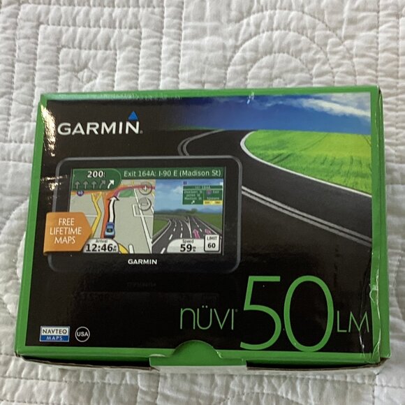 Garmin Nuvi 50LM 5" GPS Navigator With Lifetime Maps USA - Picture 1 of 7
